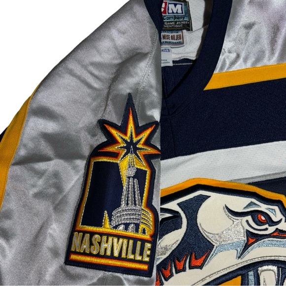 Vintage CCM Nashville Predators Hockey Jersey - Picture 5 of 6